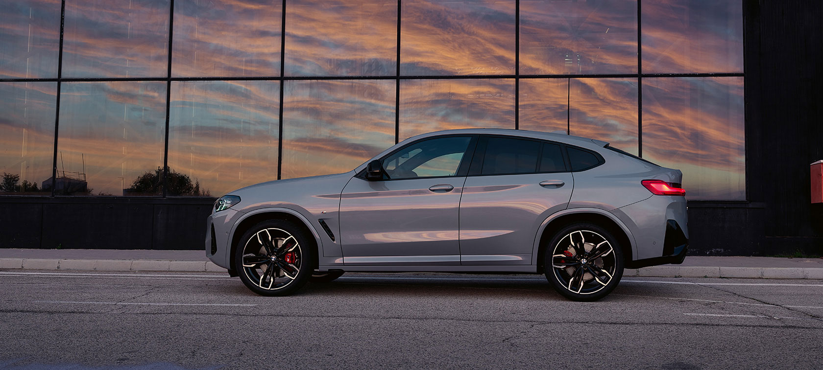 BMW X4.